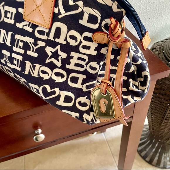 Dooney & Bourke duffle travel bag - Picture 2 of 10